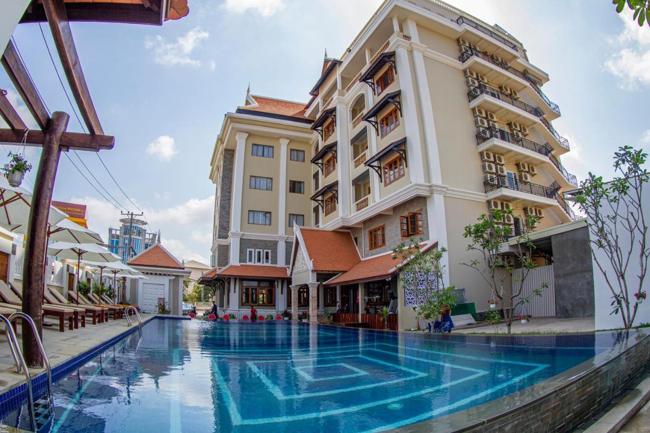 Kampong Thom Palace Hotel Exterior photo