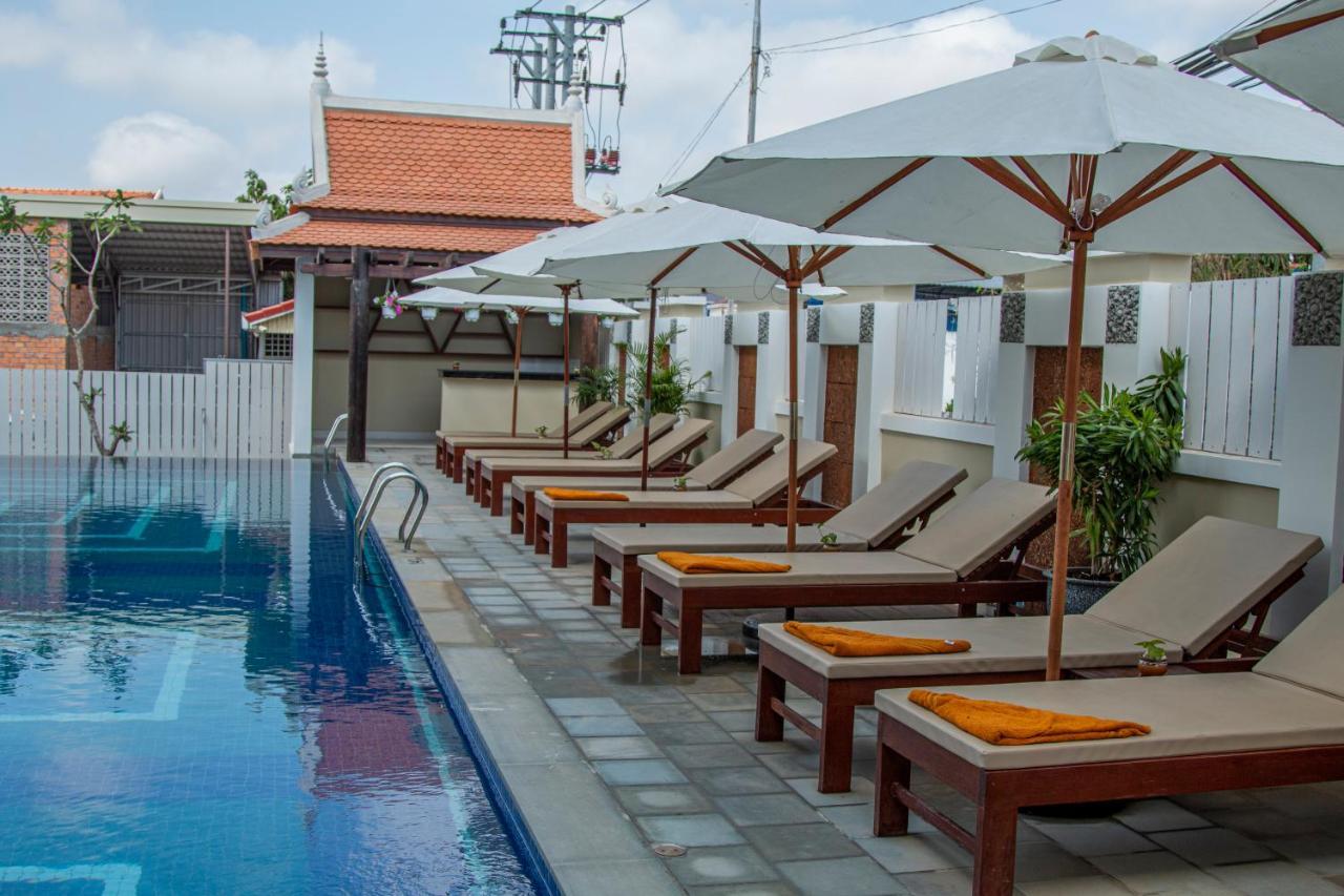Kampong Thom Palace Hotel Exterior photo